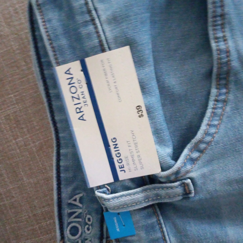 Jeans - Picture 2 of 5